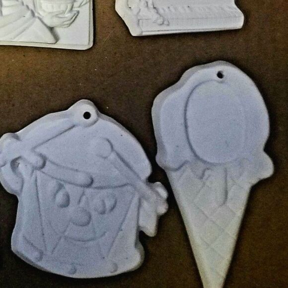 Lot of (8) Keepsake Charm Christmas Ornaments 3.5" Ceramic Bisque Ready to Paint - Picture 2 of 5